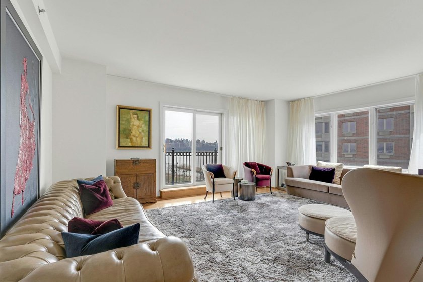 Welcome to 3219 City Place, Edgewater -- a sun-filled 3-bedroom - Beach Condo for sale in Edgewater, New Jersey on Beachhouse.com