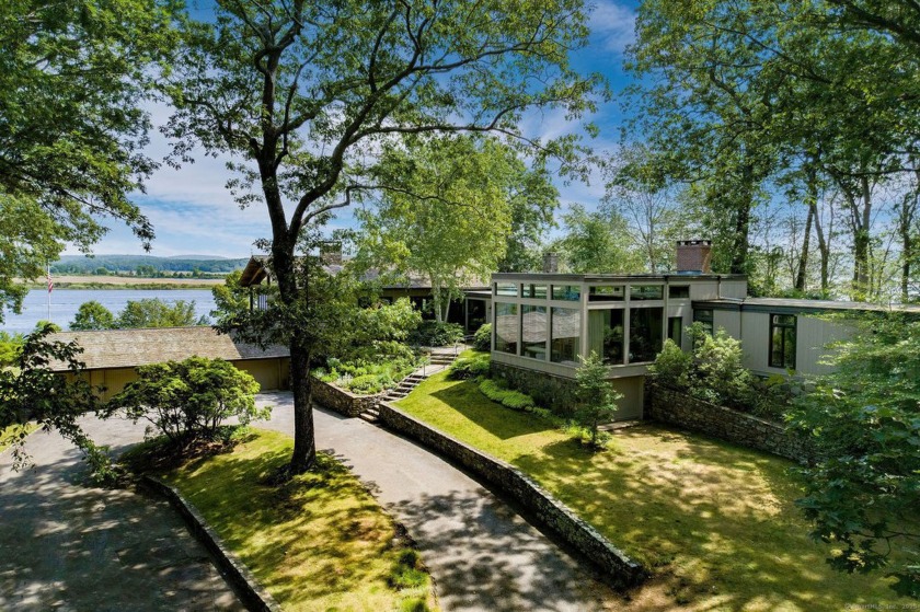Presenting a single level light-filled mid-century modern - Beach Home for sale in Old Saybrook, Connecticut on Beachhouse.com