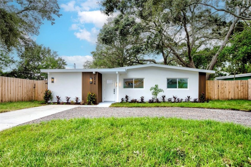 *** OVERSIZED LOT*** Fully Remodeled Mid-Century Modern Home - Beach Home for sale in Palm Harbor, Florida on Beachhouse.com