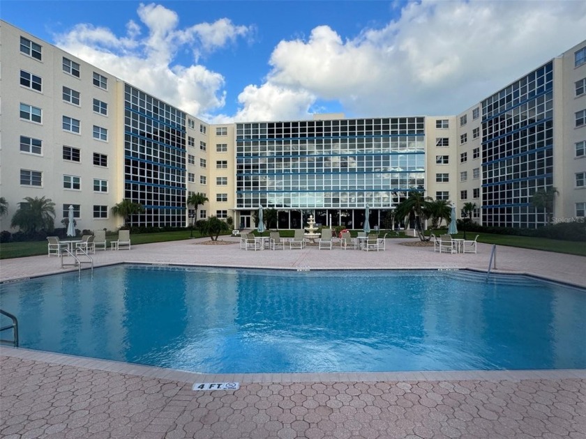 Beautifully renovated 2 bed 2 bath condo located in an amazing - Beach Condo for sale in Daytona Beach, Florida on Beachhouse.com