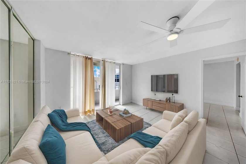 Renovated 1/1 apartment with partial  ocean views. The Southern - Beach Condo for sale in Miami Beach, Florida on Beachhouse.com