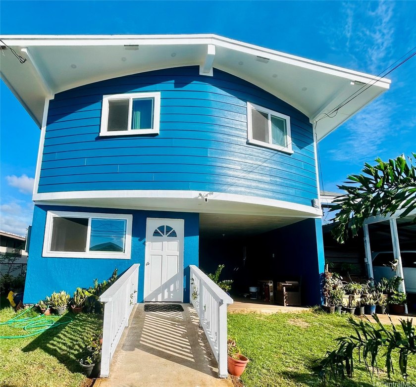 A beautiful home, recently fully renovated with 4 bedrooms on - Beach Home for sale in Waipahu, Hawaii on Beachhouse.com