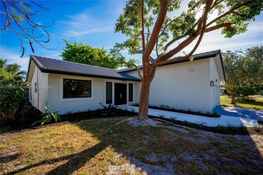 Located in a prime Coral Springs neighborhood with top-rated - Beach Home for sale in Coral Springs, Florida on Beachhouse.com