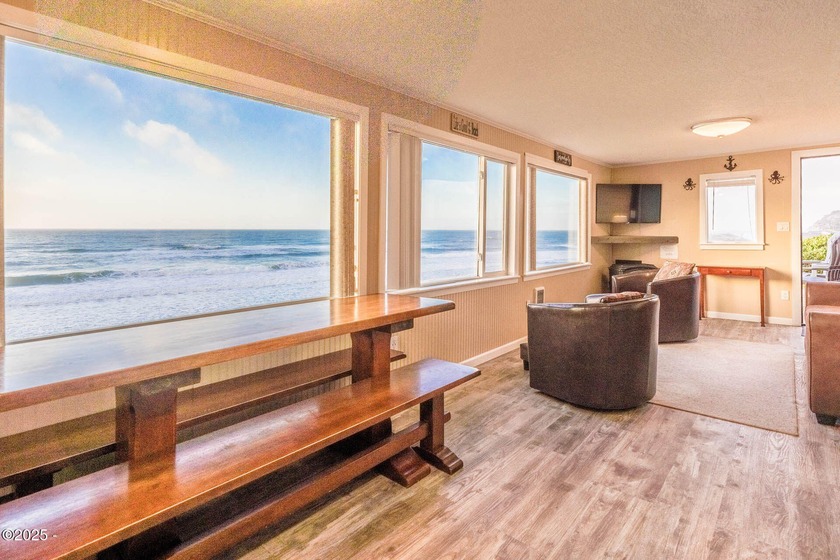 Spectacular OCEAN VIEW Condo at the Overlook! A popular - Beach Condo for sale in Lincoln City, Oregon on Beachhouse.com