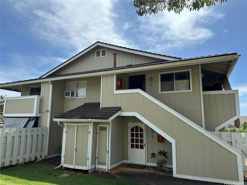 Move-in ready ground-floor, 1-bedroom townhome in desirable - Beach Condo for sale in Waipahu, Hawaii on Beachhouse.com