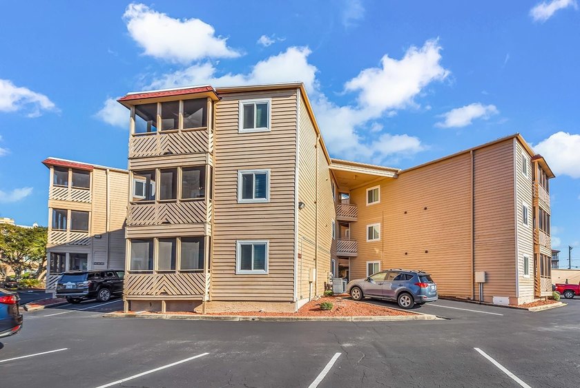 Welcome to this beautifully updated 2-bedroom, 2-bath condo in - Beach Condo for sale in North Myrtle Beach, South Carolina on Beachhouse.com