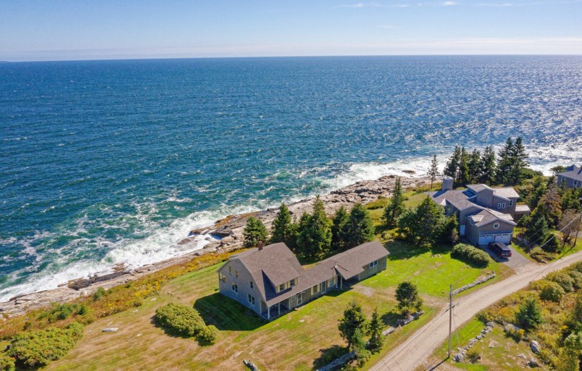 With Monhegan Island as a backdrop, this idyllic Maine cottage - Beach Home for sale in Bristol, Maine on Beachhouse.com