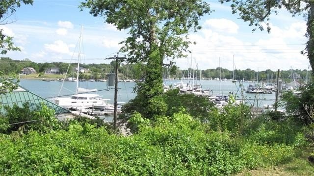 Imagine sitting in your own Urbanna yard with a cool drink high - Beach Home for sale in Urbanna, Virginia on Beachhouse.com