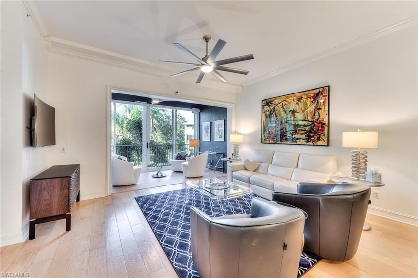 Welcome to this stunning 2 bedroom + den, 2 bathroom condo in - Beach Home for sale in Naples, Florida on Beachhouse.com