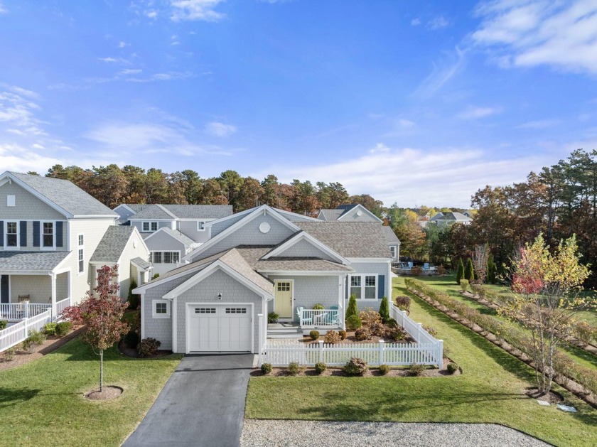 Welcome to your dream cottage at 47 Rosewood Circle in New - Beach Home for sale in Mashpee, Massachusetts on Beachhouse.com