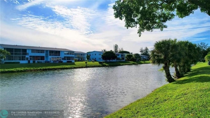 Beautiful and large 1 BR, 1.5 BA,  OVER 55 condo! Fantastic - Beach Condo for sale in West Palm Beach, Florida on Beachhouse.com