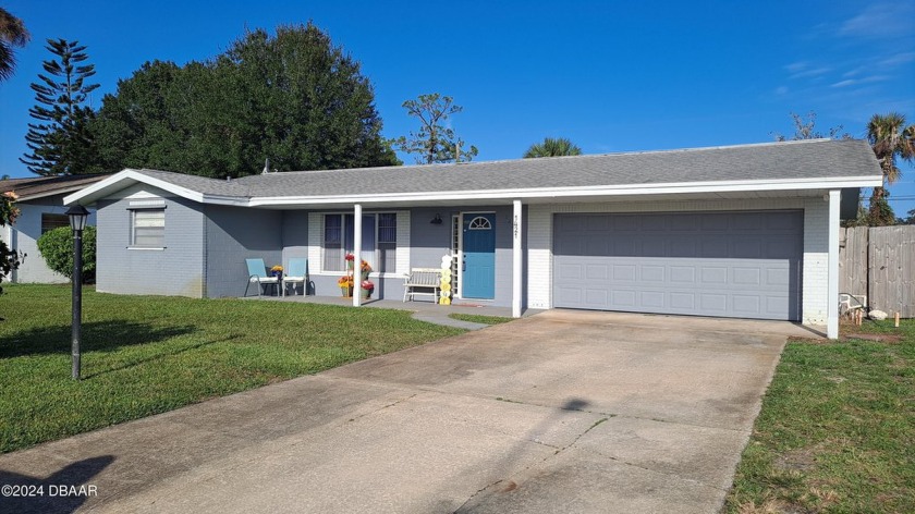 Tastefully remodeled 2 years prior. this little gem needs new - Beach Home for sale in Daytona Beach, Florida on Beachhouse.com