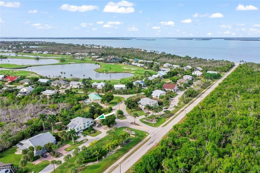 This beautifully renovated half-duplex home in Sanibel is - Beach Home for sale in Sanibel, Florida on Beachhouse.com