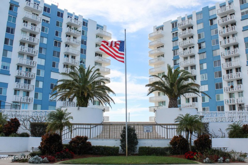 WELCOME TO THE SOUGHT AFTER BAYSHORE BATH & TENIS CLUB! ENJOY - Beach Condo for sale in Daytona Beach, Florida on Beachhouse.com