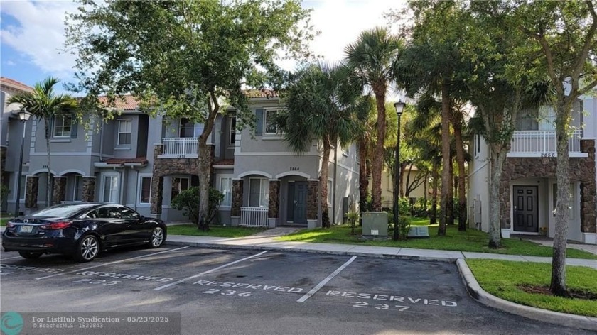 One of a kind townhouse in a desirable Tuscany community in the - Beach Townhome/Townhouse for sale in Miramar, Florida on Beachhouse.com