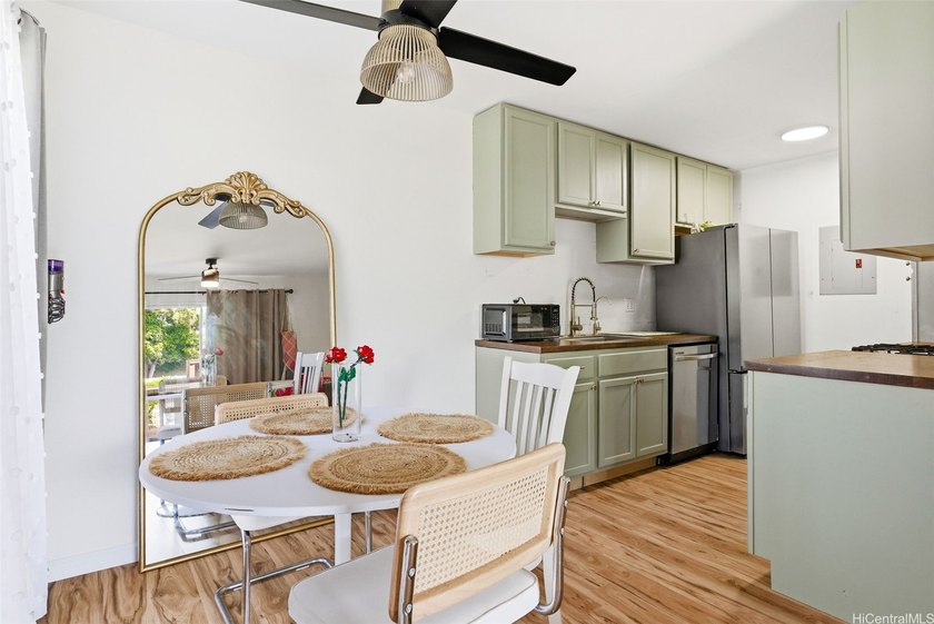 This well maintained ground floor corner townhome offers a - Beach Condo for sale in Ewa Beach, Hawaii on Beachhouse.com