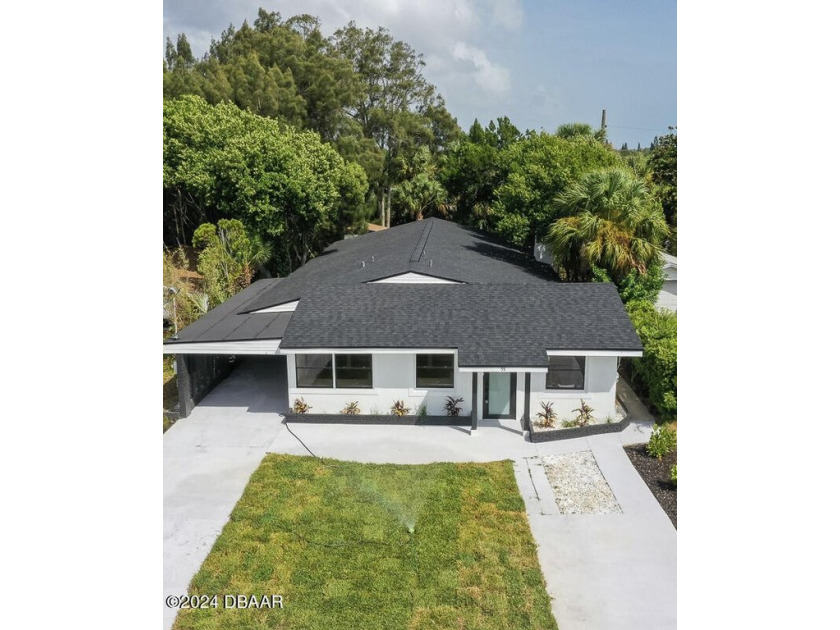 BEAUTIFUL Beachside Bungalow ready for it's new owner! This 4 - Beach Home for sale in Ormond Beach, Florida on Beachhouse.com