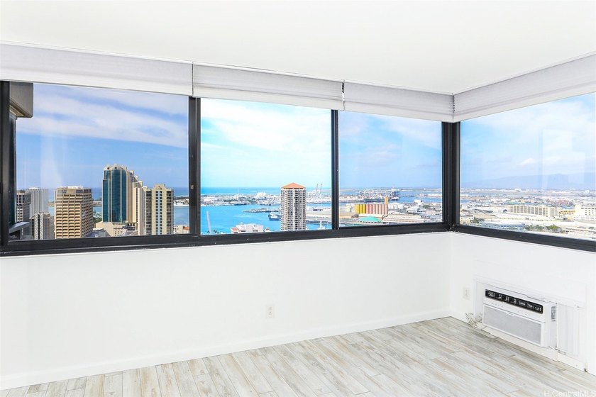E3002 is a spacious 3-bedroom, 2-bath residence on the 30th - Beach Condo for sale in Honolulu, Hawaii on Beachhouse.com