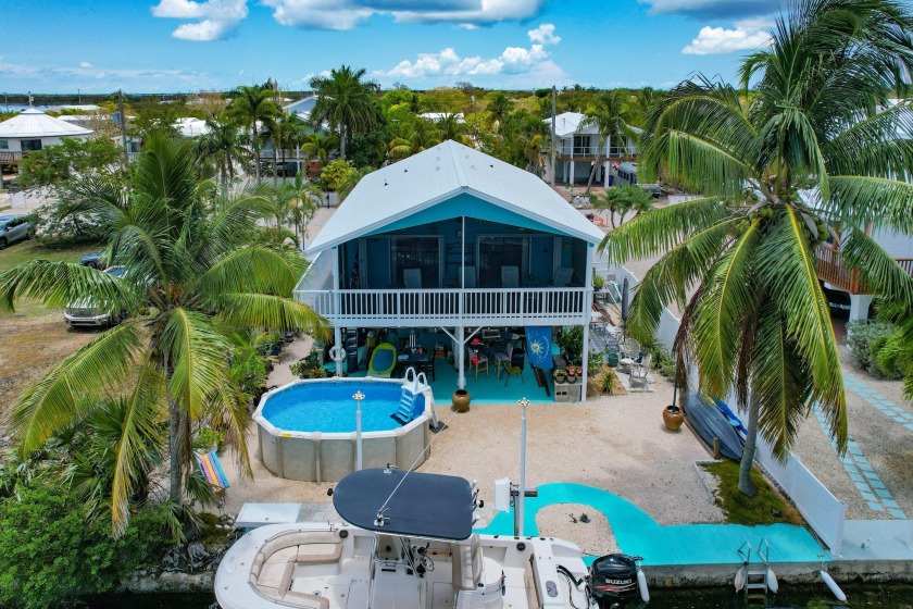 Bold & bright, this cheery Keys home is a delight with gorgeous - Beach Home for sale in Big Pine Key, Florida on Beachhouse.com