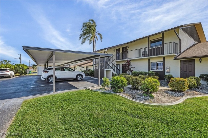 GREAT OPPORTUNITY! 2/2 WATERFRONT CONDO WITH GREAT VIEWS OF WIDE - Beach Condo for sale in Cape Coral, Florida on Beachhouse.com