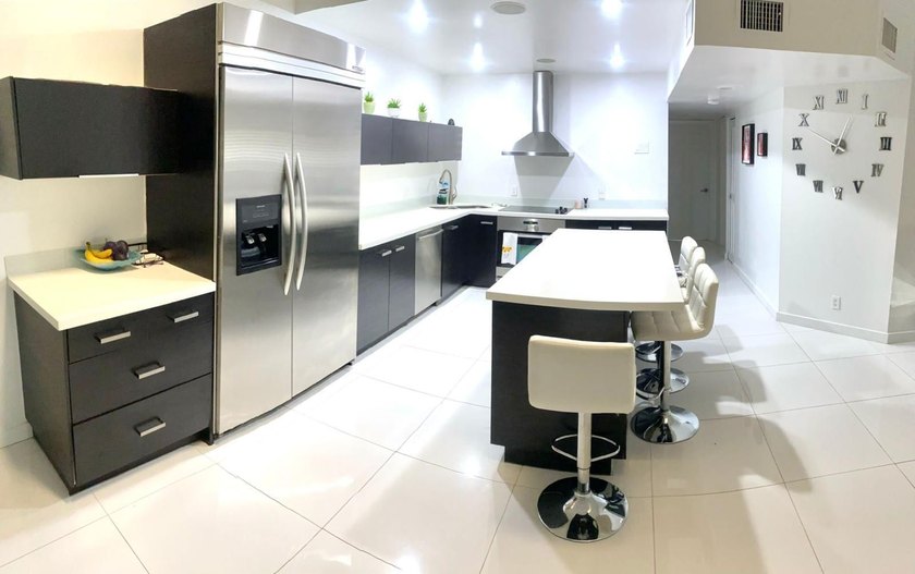 Stunning corner apartment offering 3 bedrooms and 2 bathrooms - Beach Condo for sale in Delray Beach, Florida on Beachhouse.com