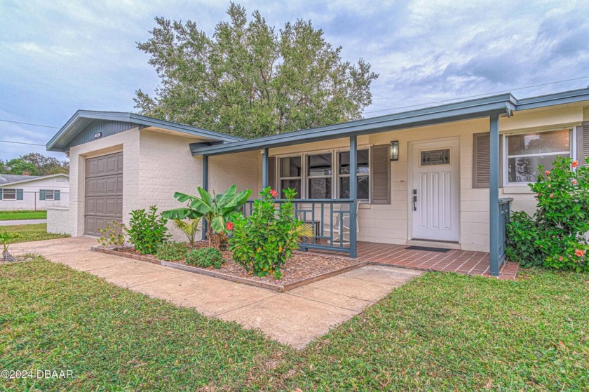 ATTENTION TO DETAIL!!!  Large corner lot with updated - Beach Home for sale in Daytona Beach, Florida on Beachhouse.com