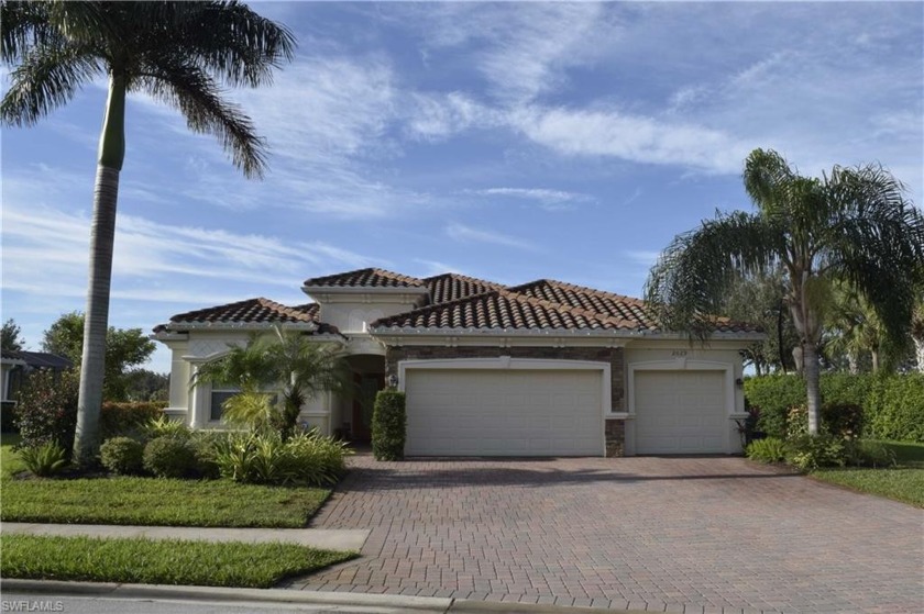 PRICE IMPROVEMENT!! SELLER MOTIVATED! Welcome to your dream - Beach Home for sale in Naples, Florida on Beachhouse.com