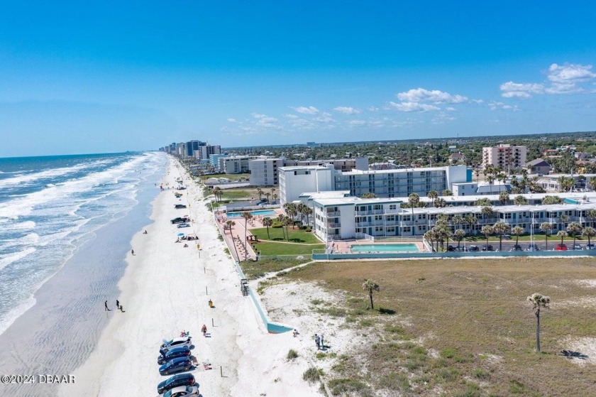 Welcome to your slice of paradise at this beautiful studio condo - Beach Condo for sale in Daytona Beach, Florida on Beachhouse.com