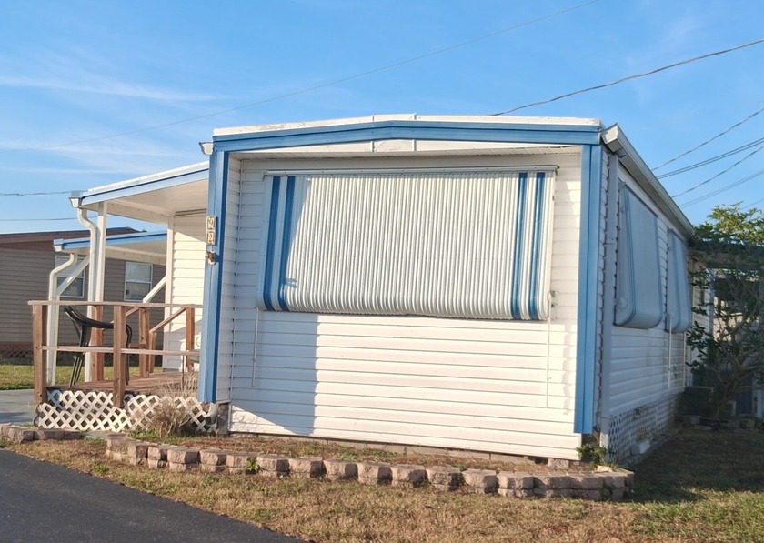 This home is move in ready. It has a nice screened in porch and - Beach Home for sale in St. Petersburg, Florida on Beachhouse.com