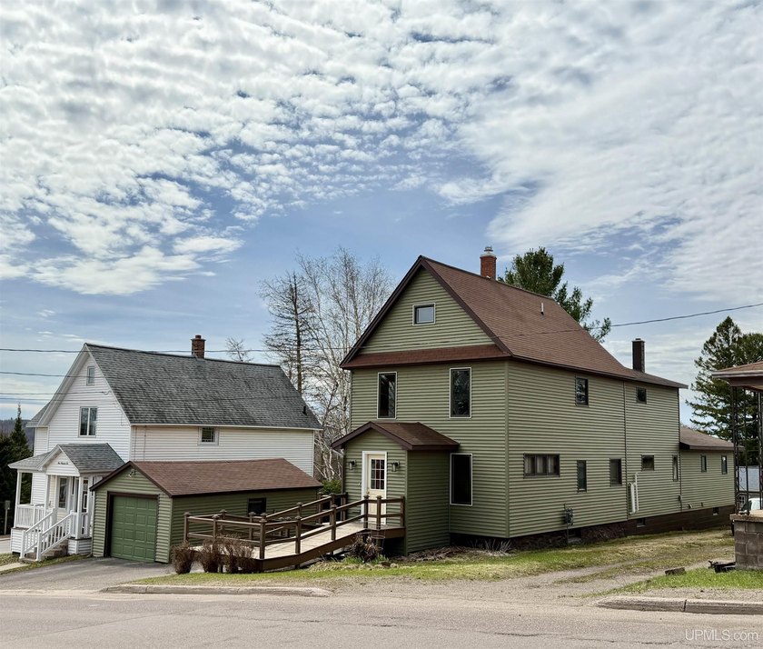 Here is a fantastic home centrally located in the west end of - Beach Home for sale in Hancock, Michigan on Beachhouse.com