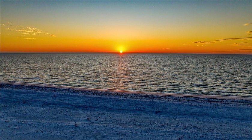 ACT FAST! CORNER UNIT! DIRECT GULF VIEWS! ONE OF ONLY 25! FULLY - Beach Condo for sale in Indian Rocks Beach, Florida on Beachhouse.com
