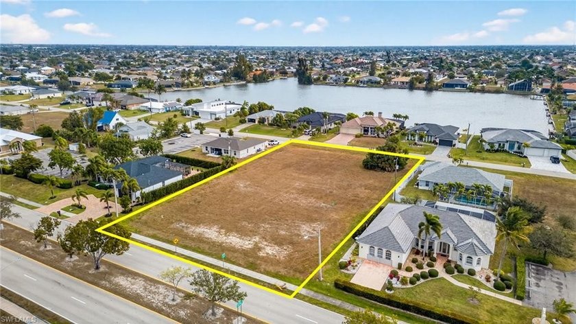 The opportunity you've been waiting for! Check out this vacant - Beach Office for sale in Cape Coral, Florida on Beachhouse.com