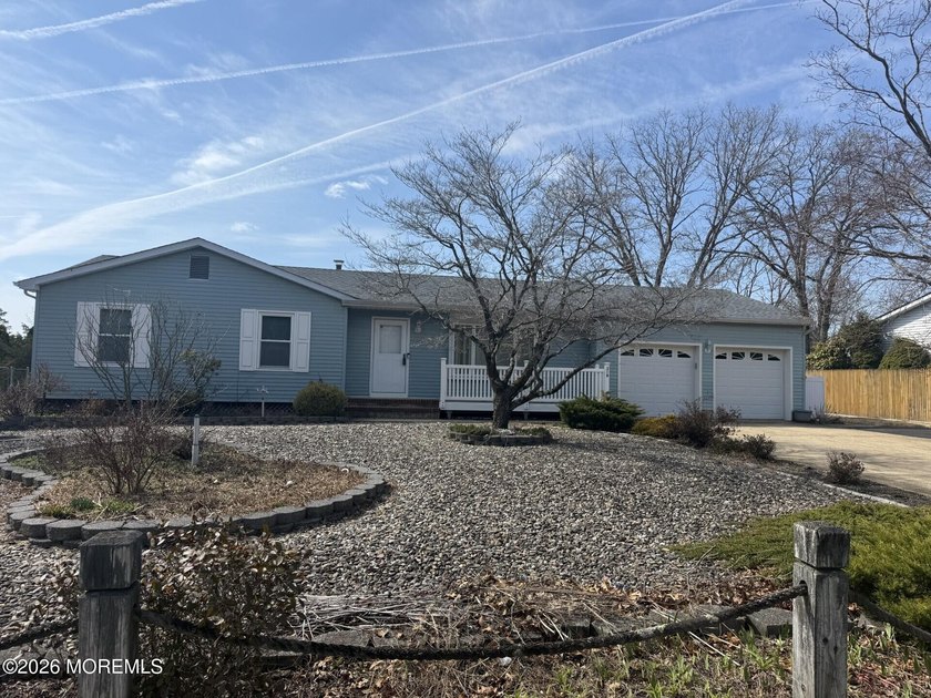 This sprawling Manchester ranch, on over one third of an acre - Beach Home for sale in Toms River, New Jersey on Beachhouse.com
