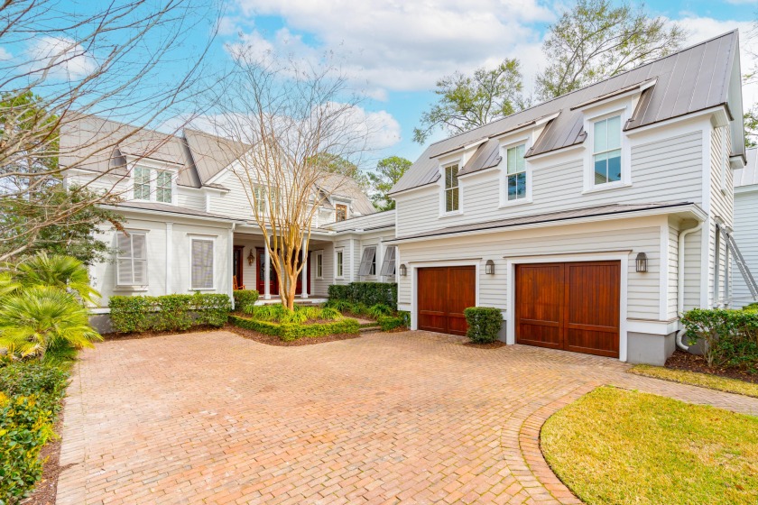 This sophisticated I'On home will meet the needs of the most - Beach Home for sale in Mount Pleasant, South Carolina on Beachhouse.com