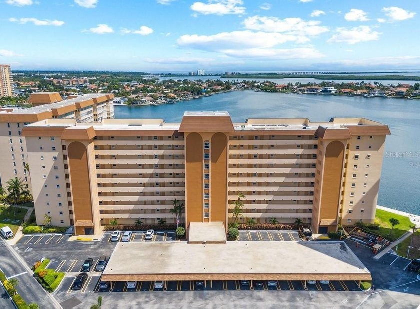 Priced to sell!!!  Great View from the 6th floor! Come live - Beach Condo for sale in St. Petersburg, Florida on Beachhouse.com