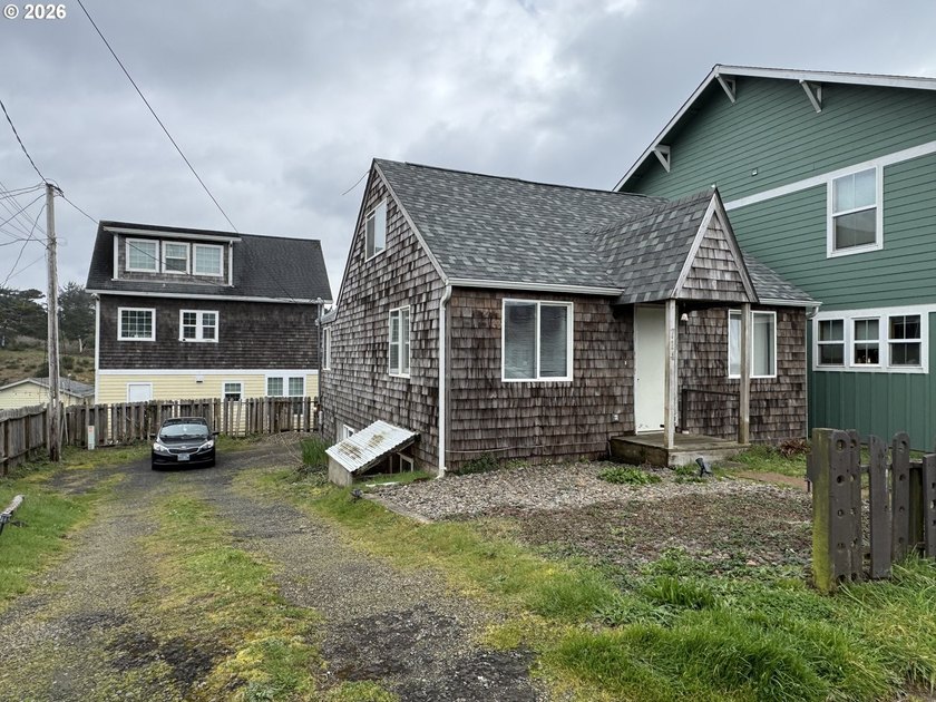 Opportunity awaits in the heart of Newport! Located just two - Beach Home for sale in Newport, Oregon on Beachhouse.com