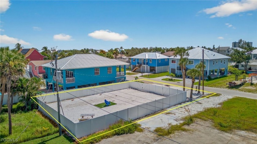 Priced to Sell on a ***WEEKLY RENTAL STREET*** This exceptional - Beach Lot for sale in Fort Myers Beach, Florida on Beachhouse.com