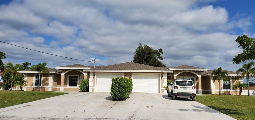 Duplex features 3 bedrooms 2 bathrooms split bedroom floor plan - Beach Home for sale in West Palm Beach, Florida on Beachhouse.com