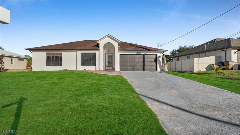 This three-bedroom, two-bath single-family home in Lehigh Acres - Beach Home for sale in Lehigh Acres, Florida on Beachhouse.com