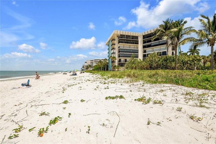 Fully renovated 2 bedroom, 2 bathroom unit on the 6th floor of - Beach Home for sale in Naples, Florida on Beachhouse.com