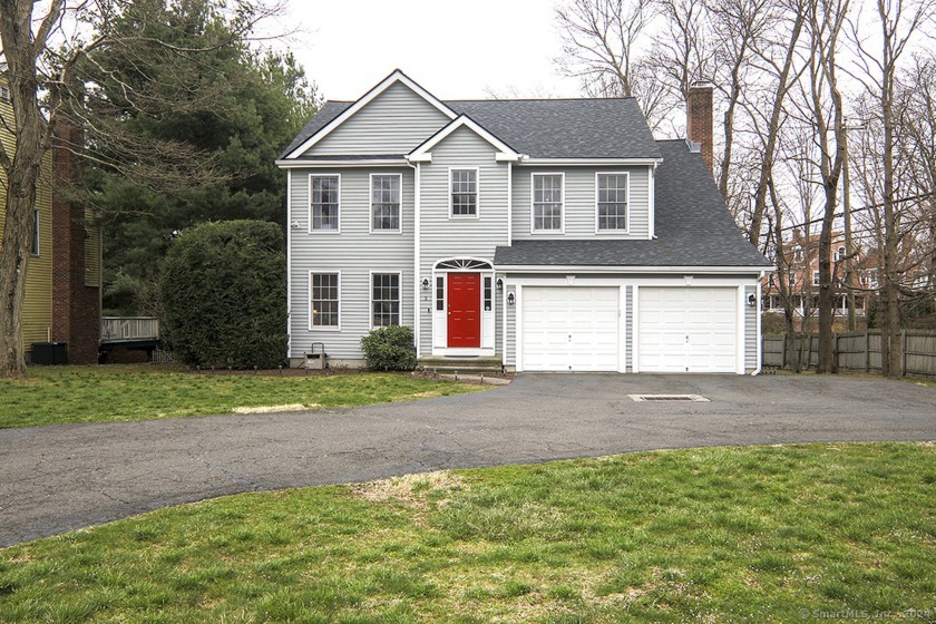 This *young* Cranbury beauty offers a great lay-out for both - Beach Home for sale in Norwalk, Connecticut on Beachhouse.com