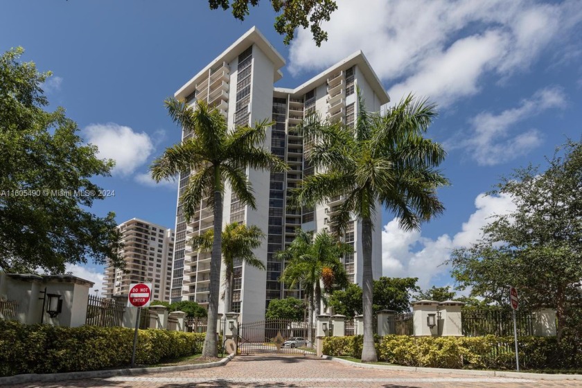 Amazing opportunity! Large bedrooms with floor to ceiling - Beach Condo for sale in Aventura, Florida on Beachhouse.com