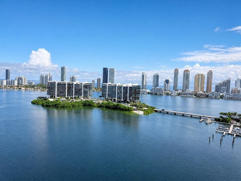WELCOME TO THIS CONDO AT THE PENINSULA I. WITH PRIVATE ELEVATOR - Beach Condo for sale in Aventura, Florida on Beachhouse.com