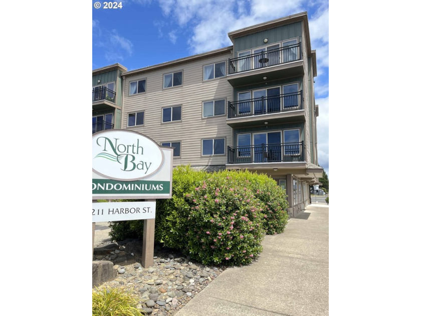 This third floor condo includes 3 bedrooms, 2 bathrooms and 1 - Beach Condo for sale in Florence, Oregon on Beachhouse.com