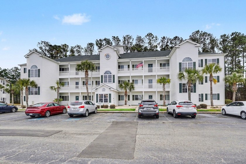 Fantastic three-bedroom, two bath GROUND FLOOR UNIT in Colonial - Beach Condo for sale in Longs, South Carolina on Beachhouse.com