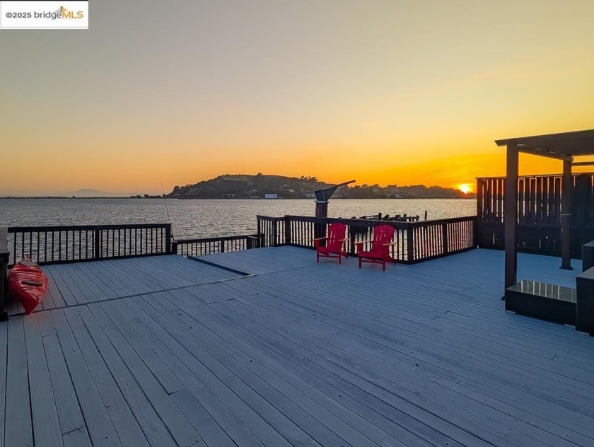 Easy to show by appointment. AN ESCAPE FROM THE ORDINARY! This - Beach Home for sale in Vallejo, California on Beachhouse.com