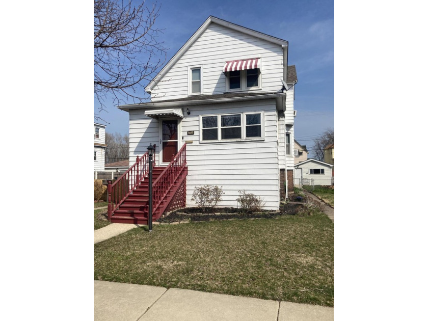Great Northside location.  This 2 unit on a quiet residential - Beach Townhome/Townhouse for sale in Whiting, Indiana on Beachhouse.com
