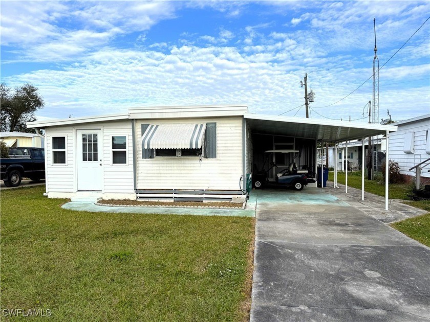 ONE OF A KIND, STUNNING, NO WORK NEEDED, ABSOLUTELY BEAUTIFUL - Beach Home for sale in North Fort Myers, Florida on Beachhouse.com