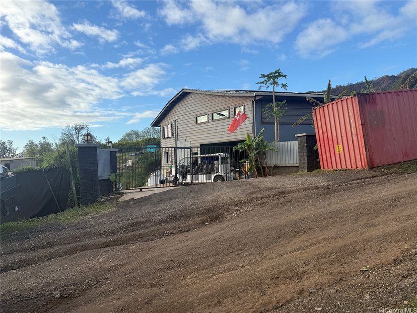 Nestled c.1000 elevation above sea level, lies a panoramic land - Beach Lot for sale in Ewa Beach, Hawaii on Beachhouse.com