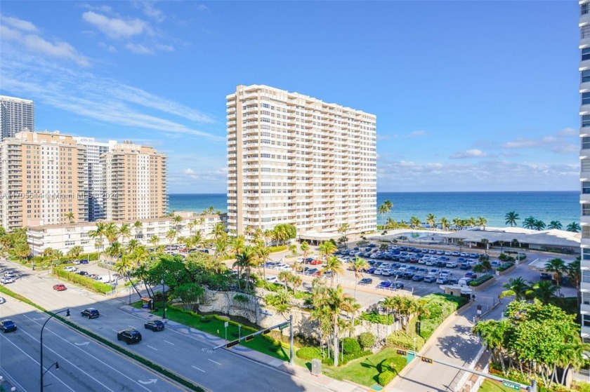 AMAZING OPPORTUNITY TO OWN A 2 BEDROOMS, 2 BATHROOMS APARTMENT - Beach Condo for sale in Hallandale Beach, Florida on Beachhouse.com